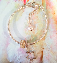 Load image into Gallery viewer, Smell The Rosey Goldies👃🌹
